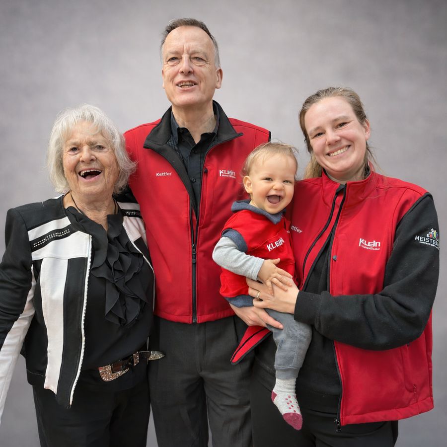 Familienportrait — sieben Generationen Josef Klein